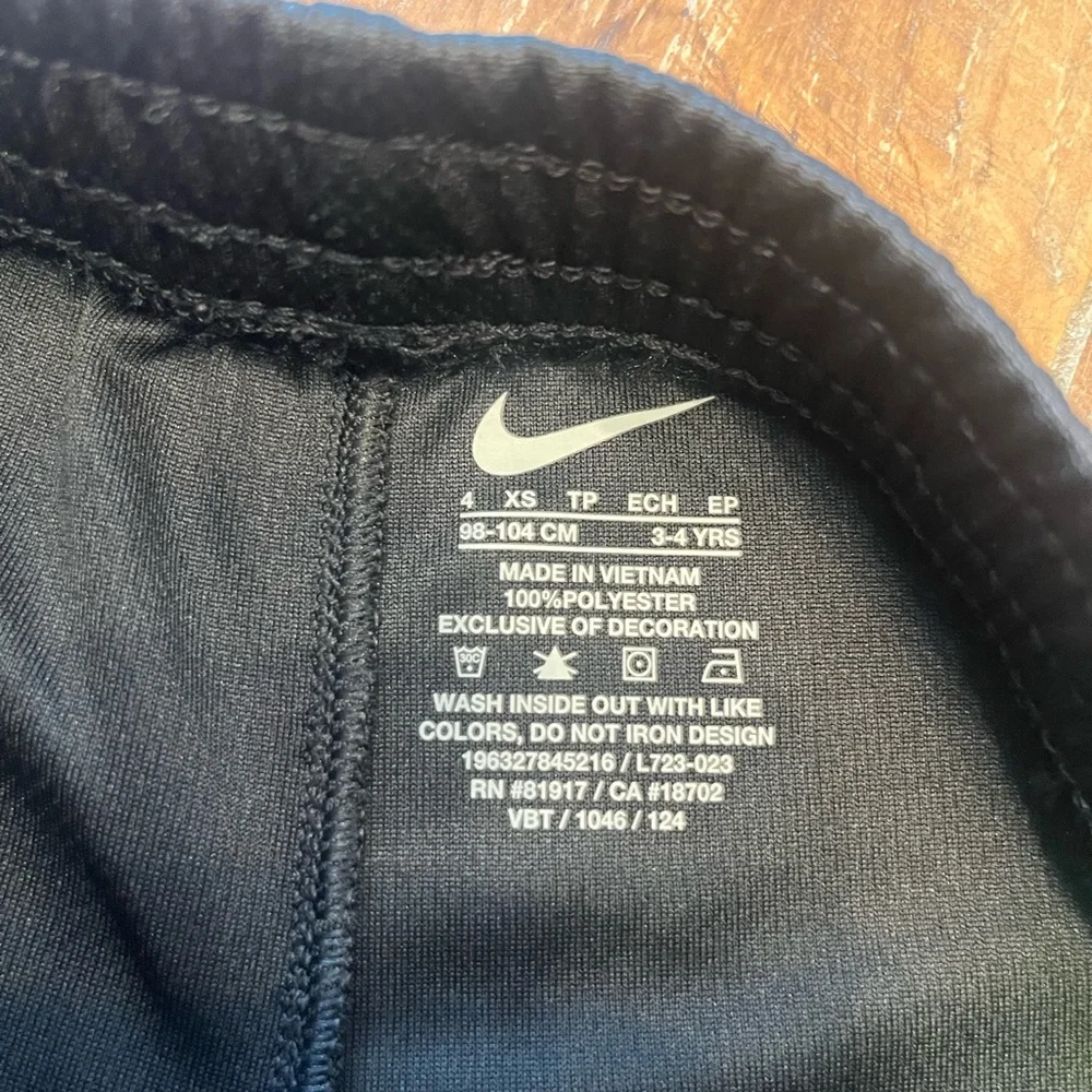 NWT Nike Boys 2 Piece Shorts Set - Picture 6 of 6
